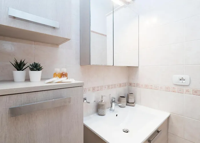 {colosseum 10 Minutes} Netflix & Free Wi-fi Apartamento *