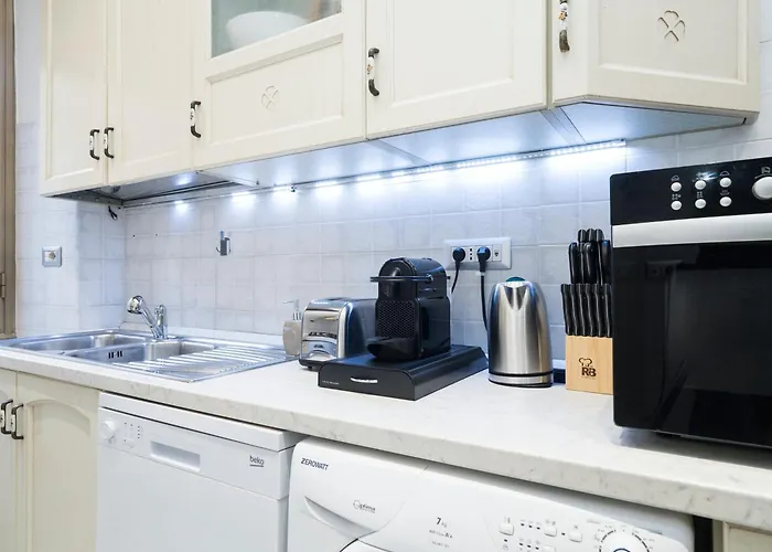 {colosseum 10 Minutes} Netflix & Free Wi-fi Apartamento *